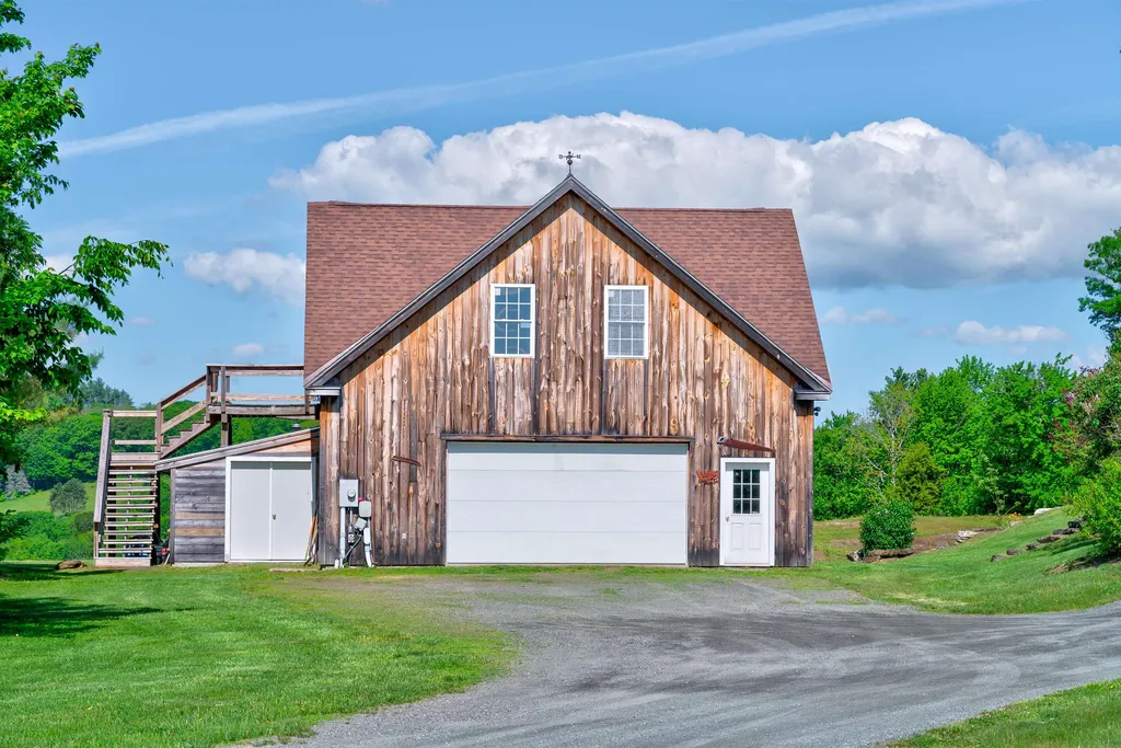 30 Garcia Lane Hartland VT 05048