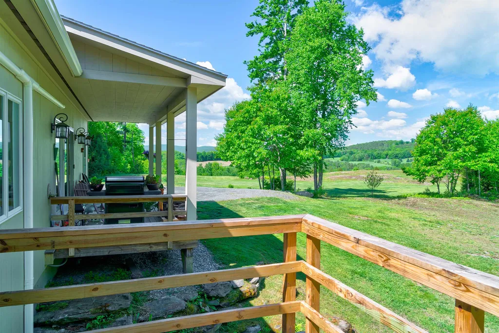 30 Garcia Lane Hartland VT 05048