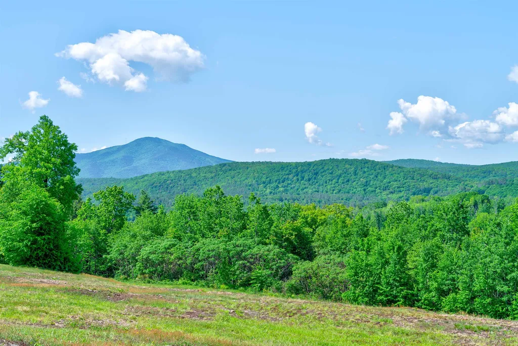 30 Garcia Lane Hartland VT 05048