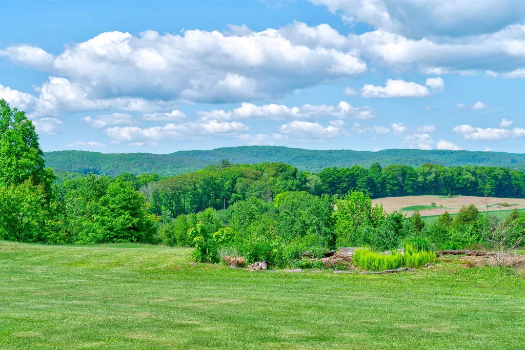 30 Garcia Lane Hartland VT 05048