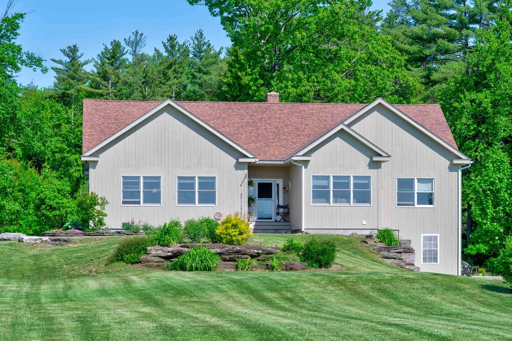 30 Garcia Lane Hartland VT 05048