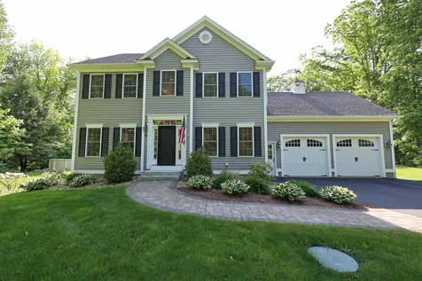26 Hawthorne Drive Auburn NH 03032