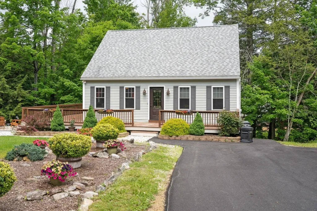31 Avalon Road Farmington NH 03835
