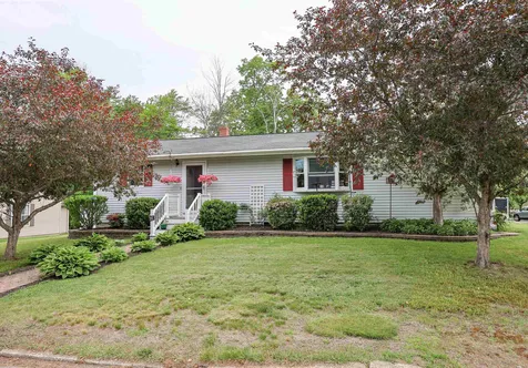 30 Bert Street Hooksett NH 03106