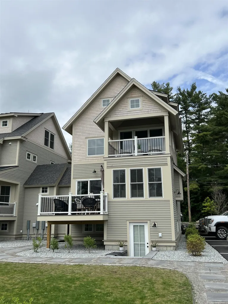 14 Lake Shore Drive Moultonborough NH 03254