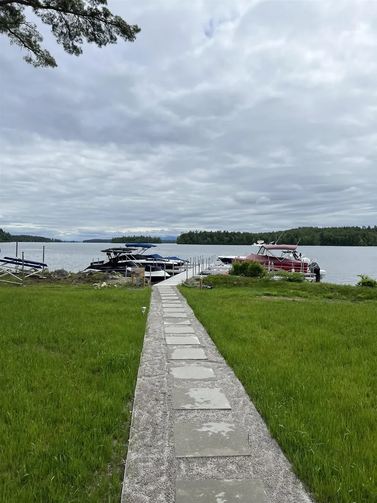 14 Lake Shore Drive Moultonborough NH 03254