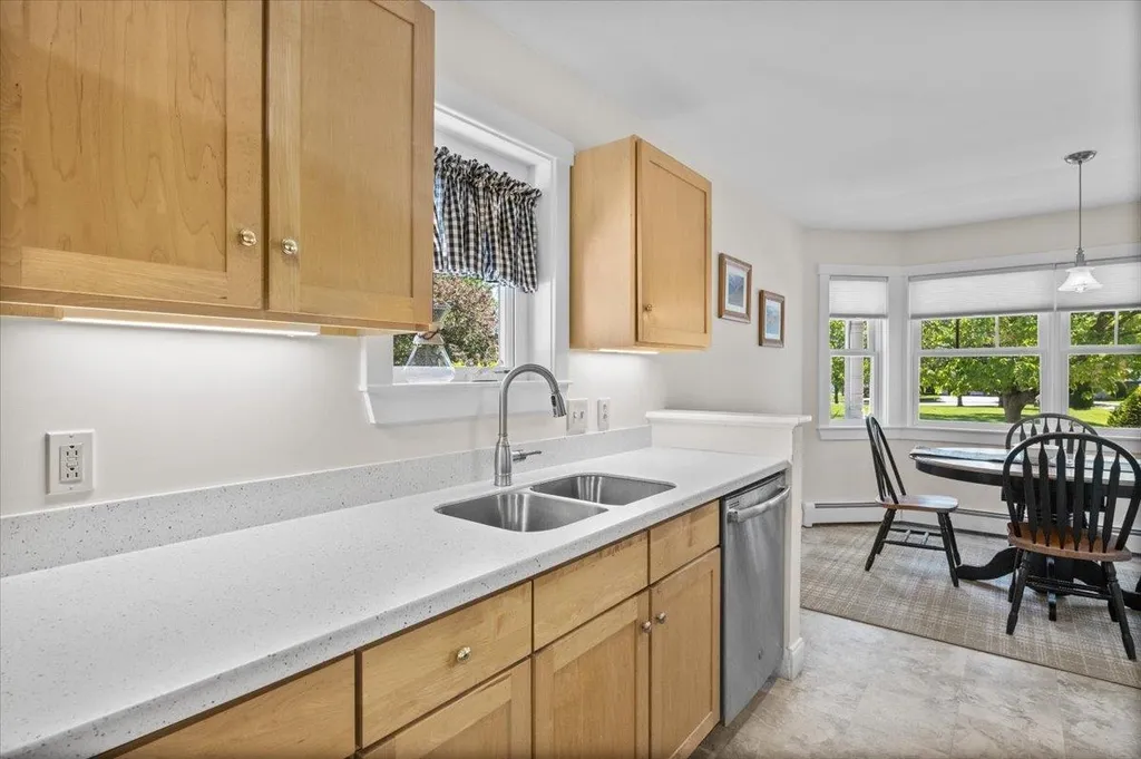 156 Commons Road Williston VT 05495