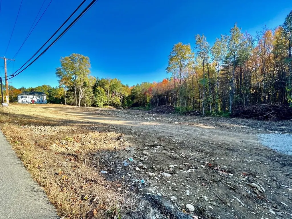 39 Amesbury Road Newton NH 03858
