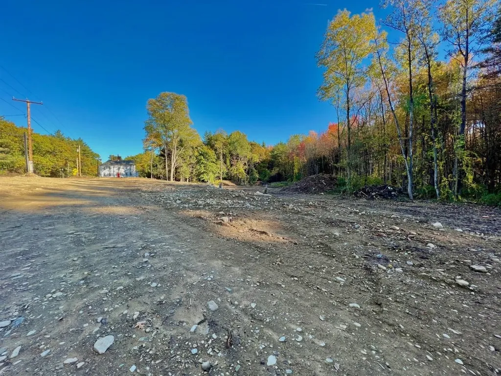 39 Amesbury Road Newton NH 03858