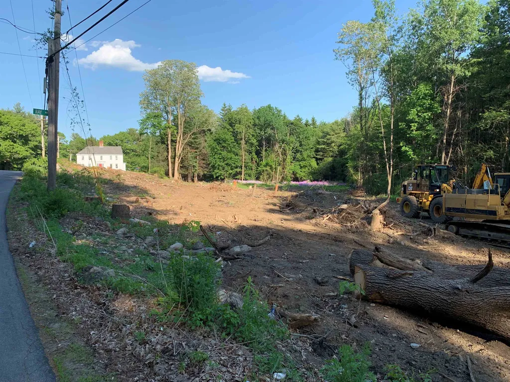 39 Amesbury Road Newton NH 03858