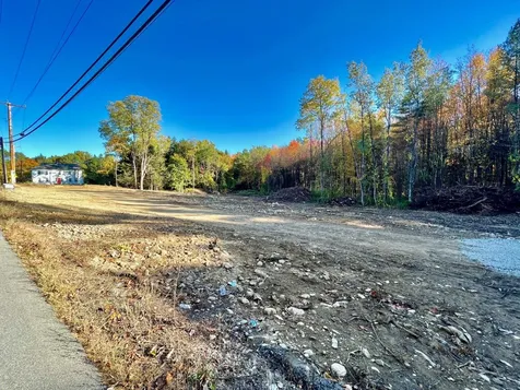 39 Amesbury Road Newton NH 03858
