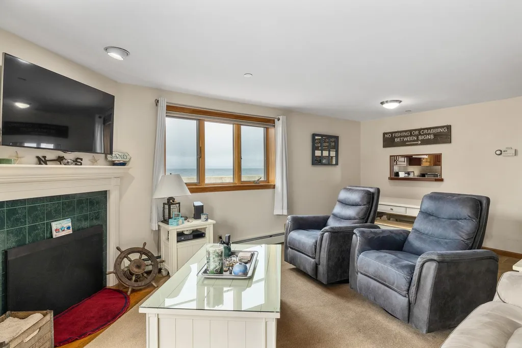 581 Ocean Boulevard Hampton NH 03842-3689