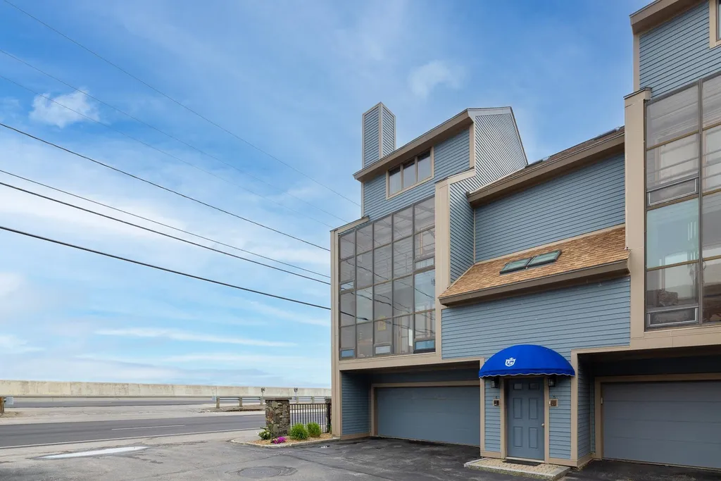 581 Ocean Boulevard Hampton NH 03842-3689