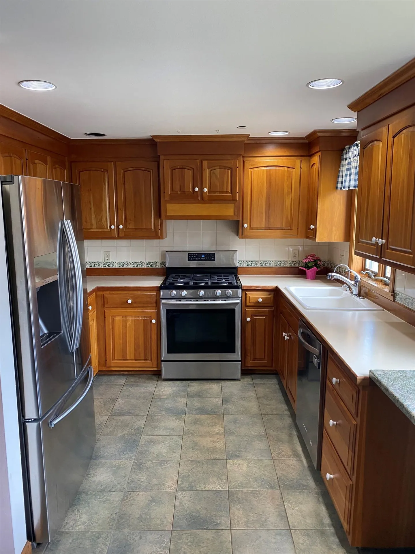 581 Ocean Boulevard Hampton NH 03842-3689