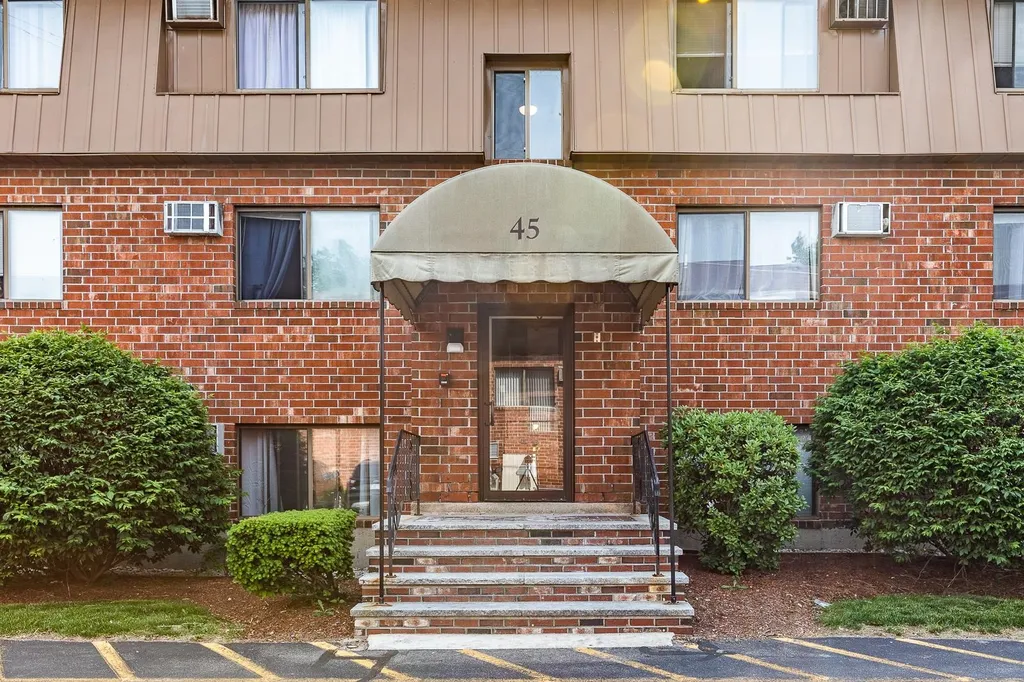 45 Log Street Manchester NH 03102-0000