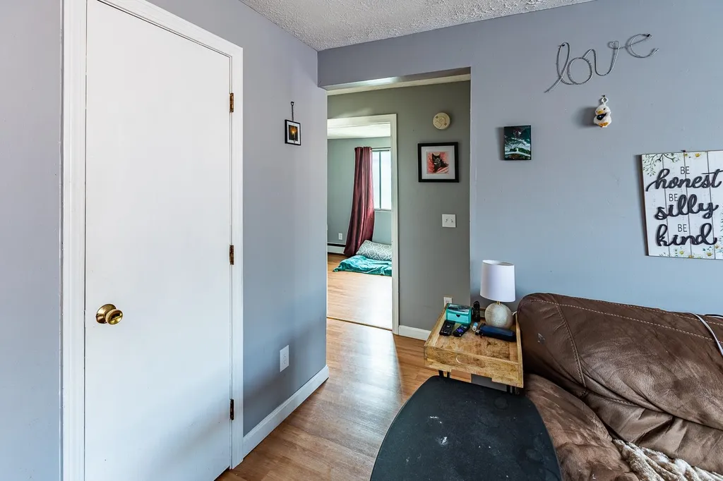 45 Log Street Manchester NH 03102-0000