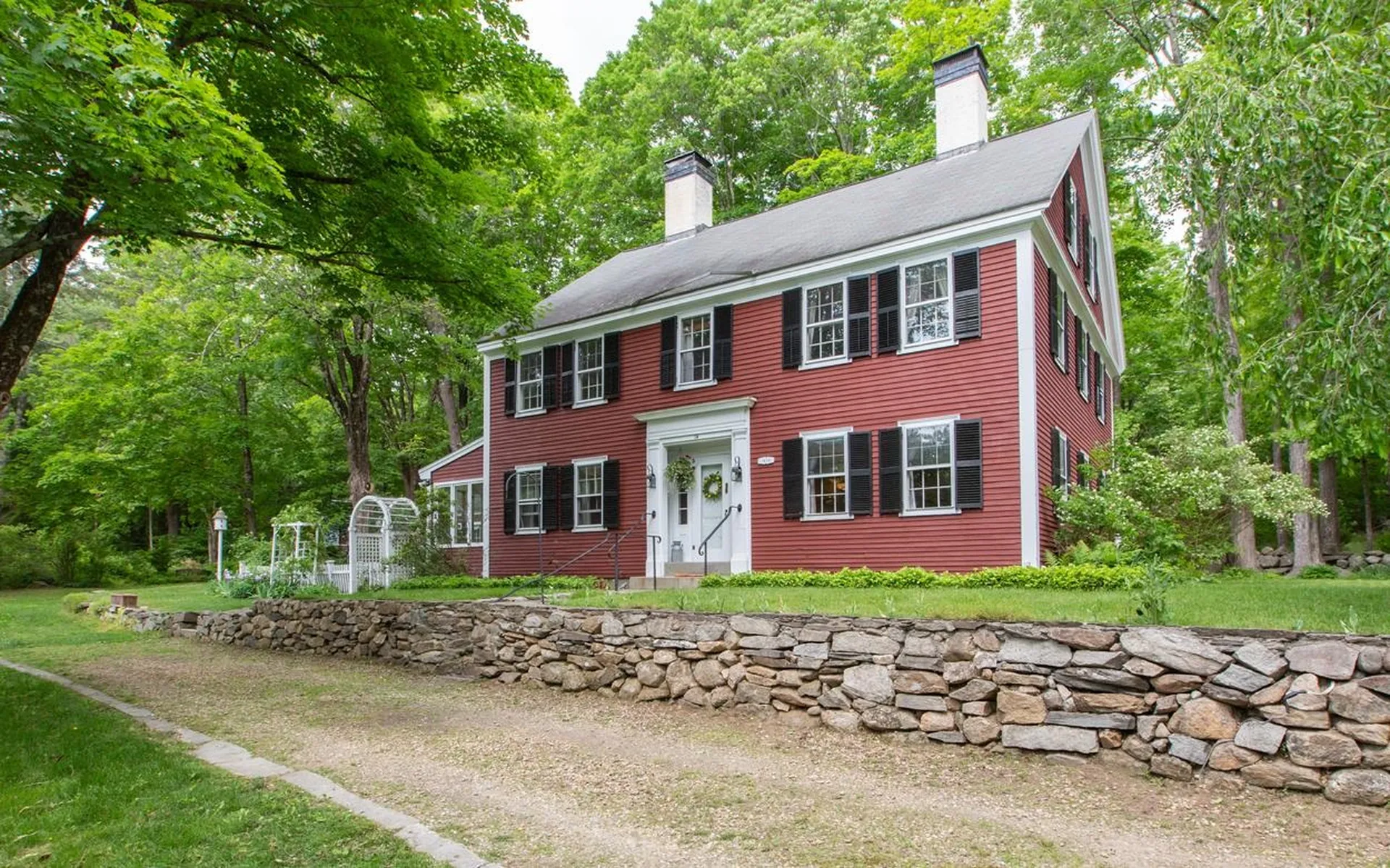 14 Meetinghouse Hill Road Brookline NH 03033
