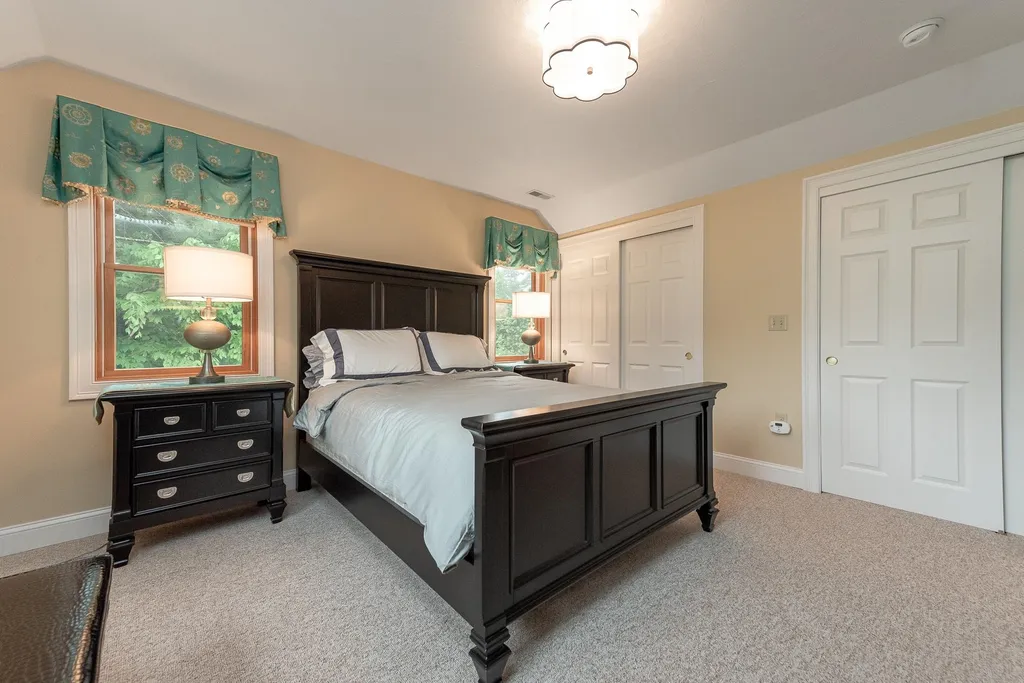 44 Edgewater Lane Thornton NH 03285