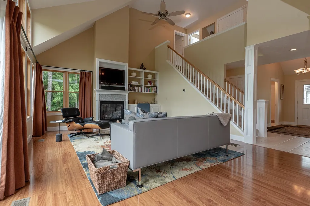 44 Edgewater Lane Thornton NH 03285