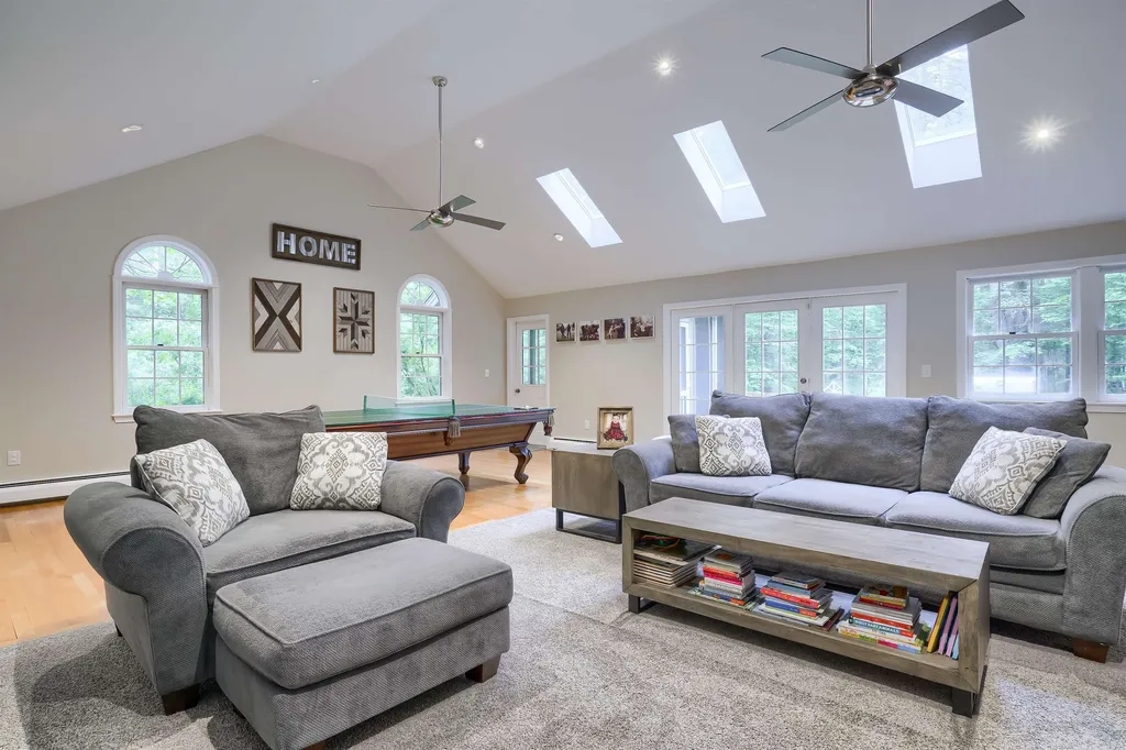 17 Mitchell Street Merrimack NH 03054