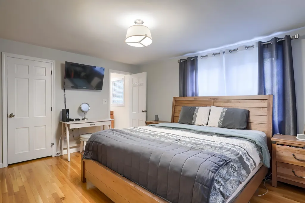 17 Mitchell Street Merrimack NH 03054
