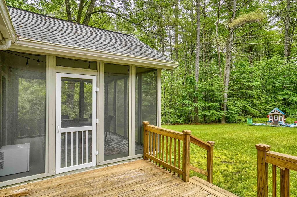 17 Mitchell Street Merrimack NH 03054