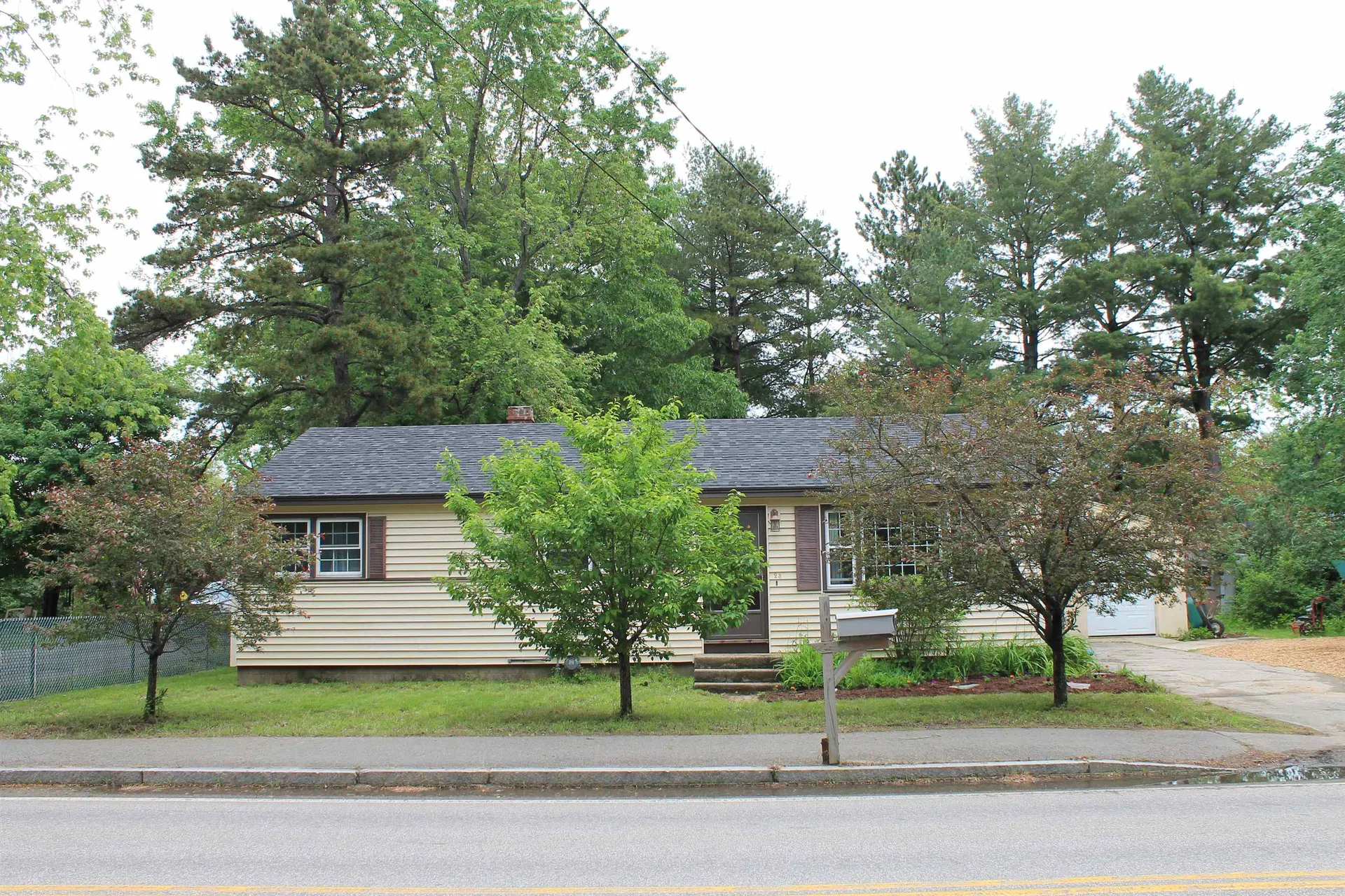23 Canterbury Road Concord NH 03301