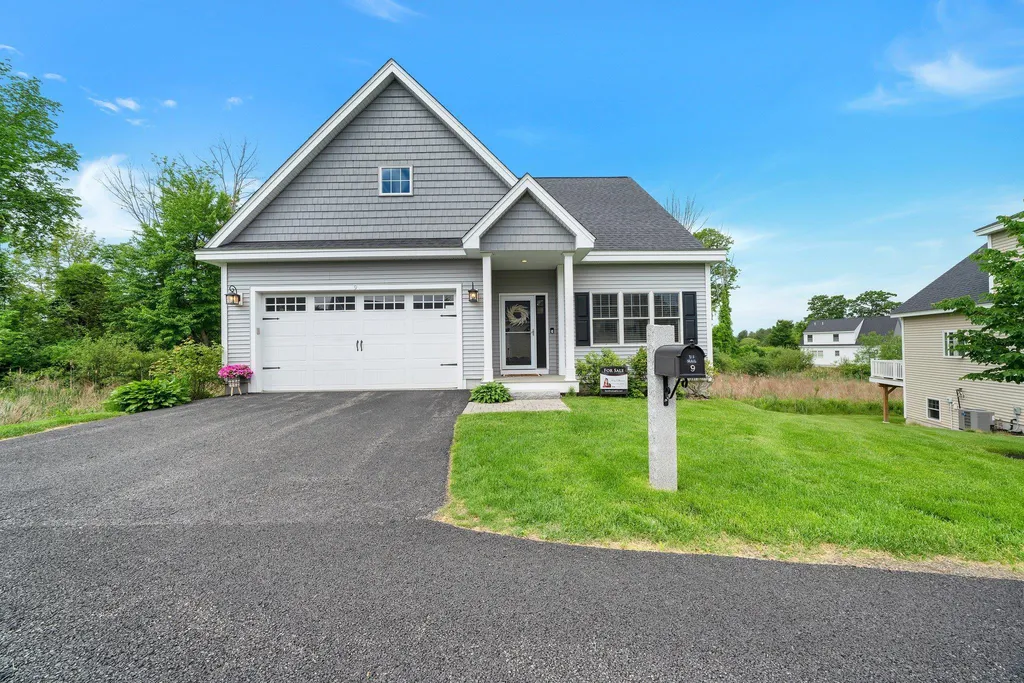 9 Chadwick Circle Windham NH 03087