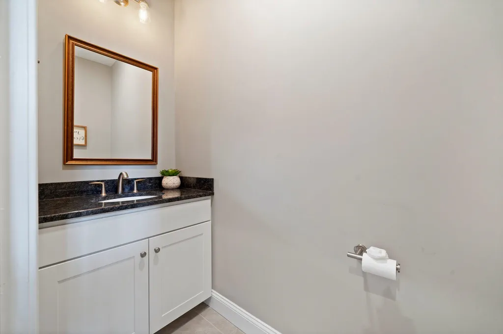 9 Chadwick Circle Windham NH 03087