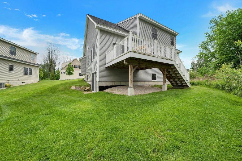 9 Chadwick Circle Windham NH 03087