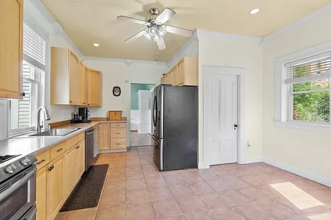 322 Mcgregor Street Manchester NH 03102