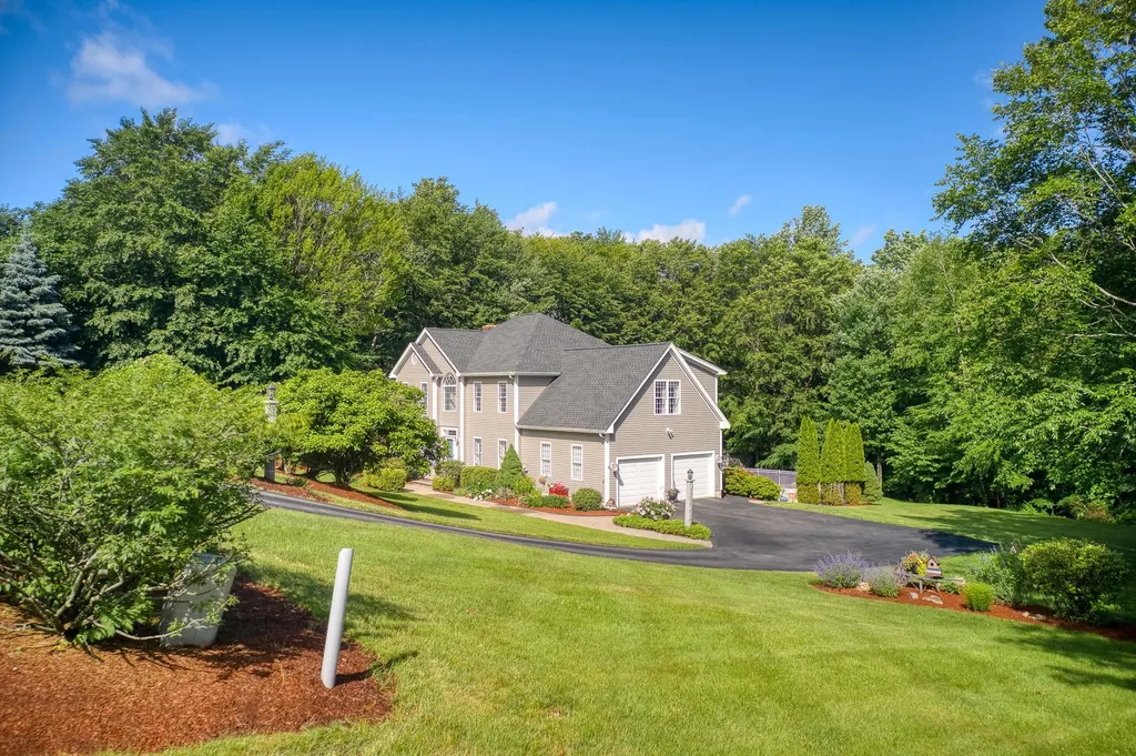 41 Hawk Drive Bedford NH 03110