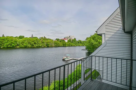 33 River Front Drive Manchester NH 03102