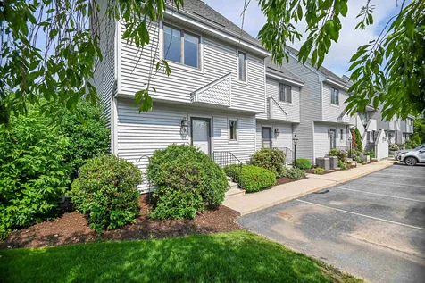 33 River Front Drive Manchester NH 03102