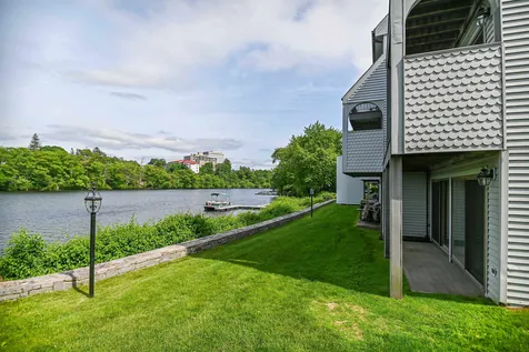 33 River Front Drive Manchester NH 03102