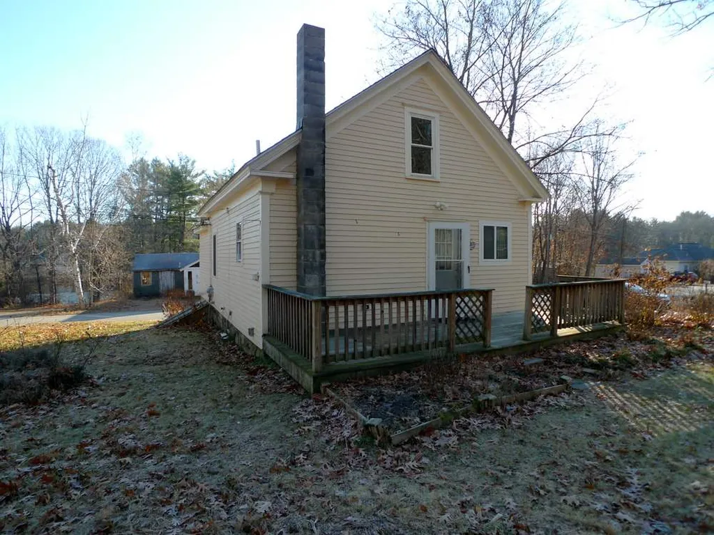 12 River Road Brentwood NH 03833
