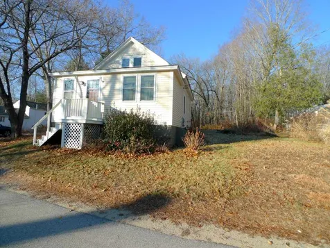 12 River Road Brentwood NH 03833