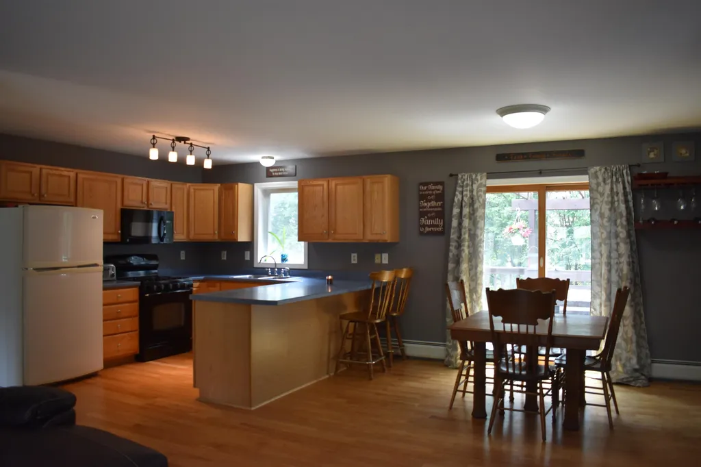 37 Danyow Drive Middlebury VT 05753