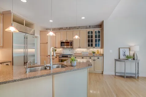 5 Summerfield Way Amherst NH 03031