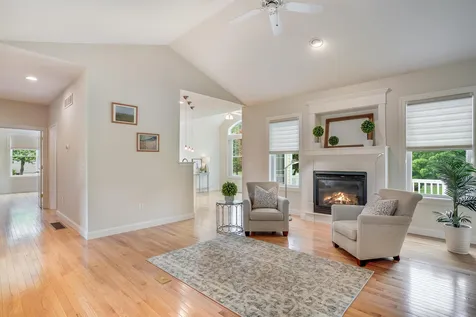 5 Summerfield Way Amherst NH 03031