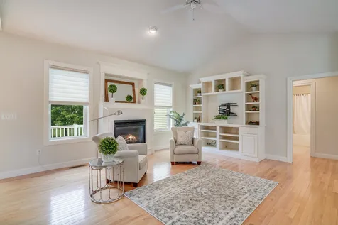 5 Summerfield Way Amherst NH 03031