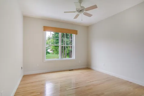 5 Summerfield Way Amherst NH 03031
