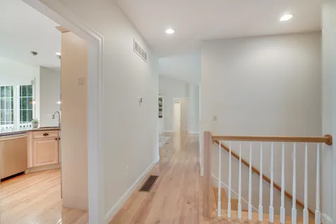 5 Summerfield Way Amherst NH 03031