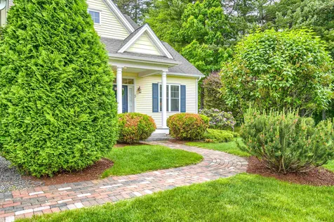 5 Summerfield Way Amherst NH 03031