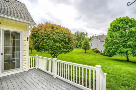 5 Summerfield Way Amherst NH 03031
