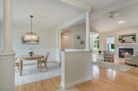 5 Summerfield Way Amherst NH 03031