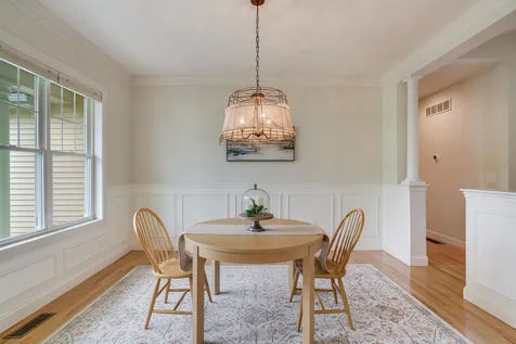 5 Summerfield Way Amherst NH 03031