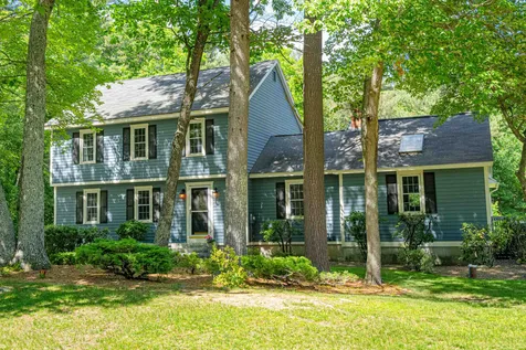 26 Lawson Farm Road Londonderry NH 03053