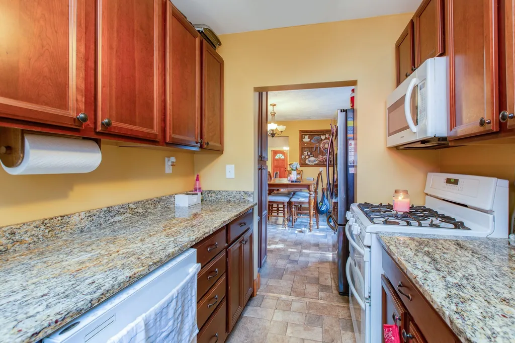 611 Howe Street Manchester NH 03103