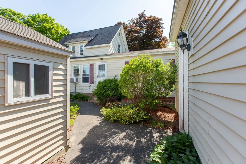 611 Howe Street Manchester NH 03103